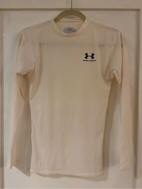 Medium Under Armour Long Sleeve Base layer